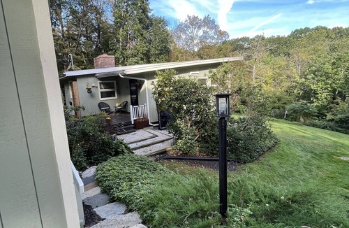 New Preston House | Litchfield County! Cozy & quiet, newly renovated 3 bdrm home near Lake Waramaug.