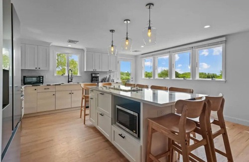 Middletown House | Little Creek Retreat Private hot tub & yard - RIBryan Properties