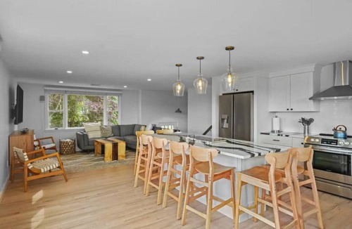 Middletown House | Little Creek Retreat Private hot tub & yard - RIBryan Properties