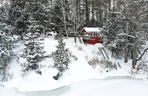 Bradford Cottage | Little Red Wing - 1950's Lake cottage
