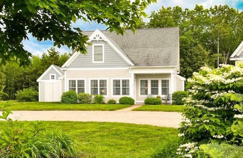 Arundel House | Little Spruce Cottage