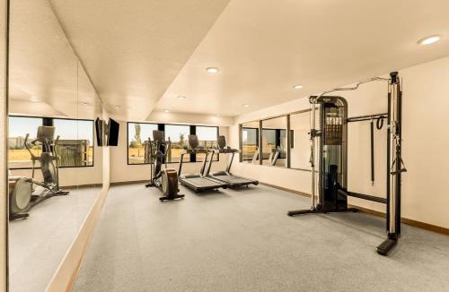 Scarborough Hotel | LivAway Suites Portland- Scarborough