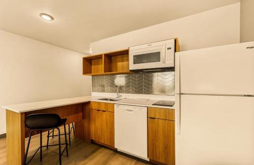Scarborough Hotel | LivAway Suites Portland- Scarborough