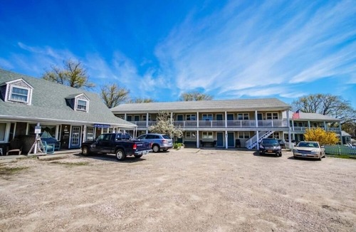Block Island Apartment | Lively Studio Near Mohegan Bluffs