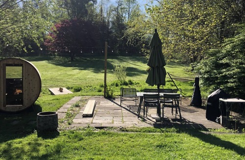 Livingston House | Livingston Farmhouse with hot tub and sauna