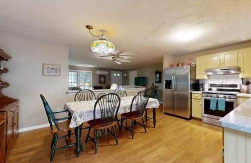 Barnstable House | Lobster Rock Retreat