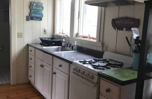Bass River Cabin | LOCATION! Cabin22 sleeps6, 3BR, POOL, 1 mile to OCEAN/GOLF, Pet ok, Grill/Kitchn