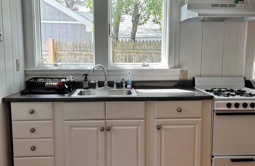 Bass River Cabin | LOCATION! Cabin22 sleeps6, 3BR, POOL, 1 mile to OCEAN/GOLF, Pet ok, Grill/Kitchn