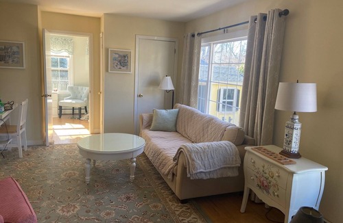 Top of the Hill Apartment | Location, Location, Location walk to beach, shopping, restaurants, cliff walk