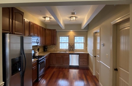 Hunter Condo | LOCATION! LOCATION!LOCATION! Luxurious Ski In/Out Jet-Set Condo NEWLY RENOVATED