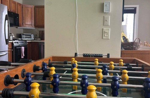 West Dover House | Lodge on the Loop, a pet-friendly retreat with private hot tub & sauna