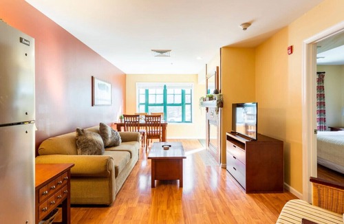 Vernon Condo | Lodge style getaway 50 miles from NYC patio 207