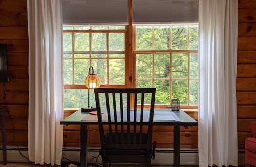 Manchester Center Cabin | Log Cabin Escape: Well-stocked, clean, cozy & comfortable