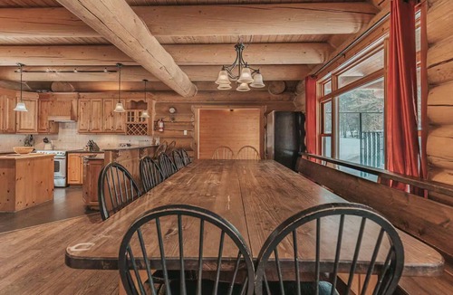 Fiddler Lake Resort Ski Chalet | Log Cabin: Heated Pool, Hot Tub & Volleyball