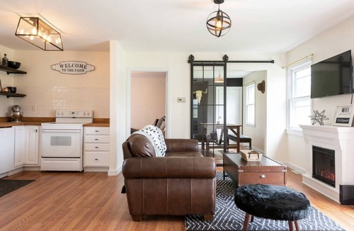 Hudson House | Long term or short term furnished peppercorn cottage!