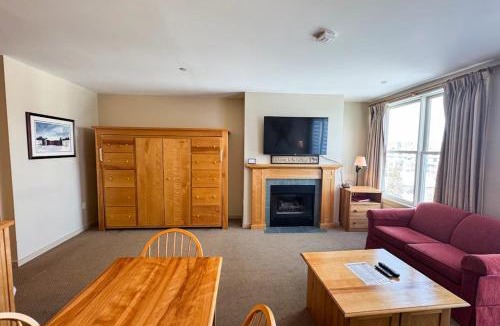 Stratton Mountain Apartment | Long Trail House 459
