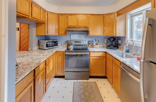North Woodstock House | LOON-tastic location minutes away from the Slopes!