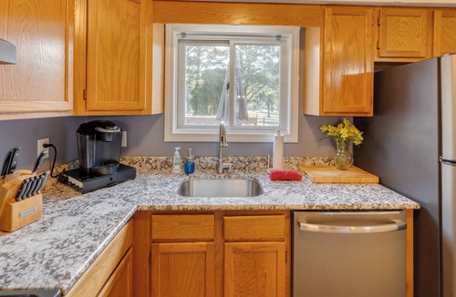 North Woodstock House | LOON-tastic location minutes away from the Slopes!