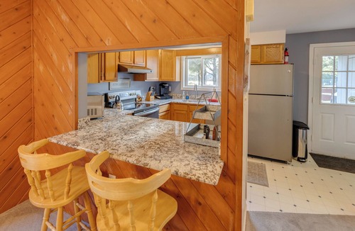 North Woodstock House | LOON-tastic location minutes away from the Slopes!