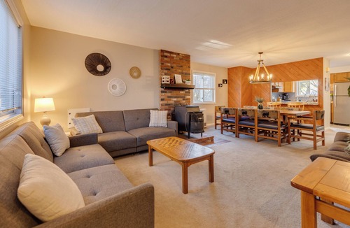 North Woodstock House | LOON-tastic location minutes away from the Slopes!