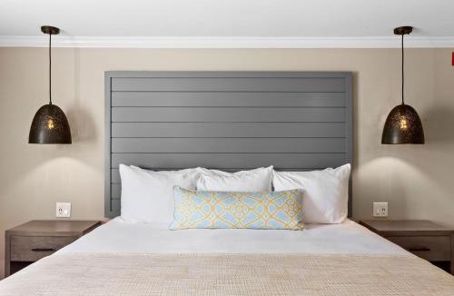 West Dennis Hotel | Love Farms Lodge