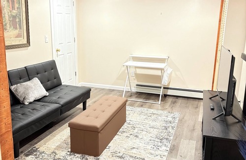 Stamford Apartment | Lovely 1-bedroom Basement apartment in Stamford