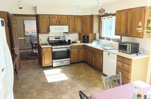 South China Bed & Breakfast | Lovely 1-bedroom bed & breakfast in charming China Maine