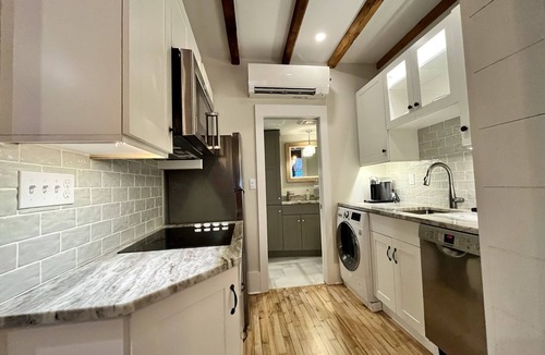 Portsmouth Apartment | Lovely 1-bedroom in downtown Portsmouth steps to everything!