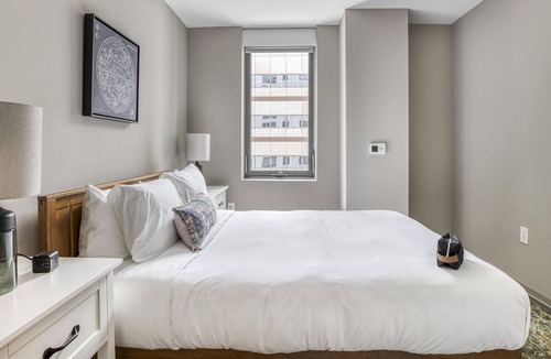West End Apartment | Lovely 2BR Pet-Friendly in Boston Near Metro
