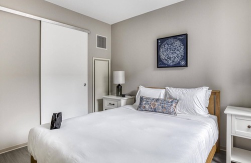 West End Apartment | Lovely 2BR Pet-Friendly in Boston Near Metro