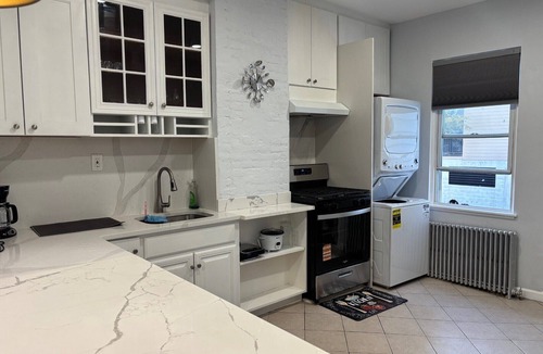North Bergen Apartment | Lovely 3-bedroom apt Park Ave 2 freshly renovated