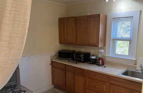 Waltham Apartment | Lovely 3bed apartment with spacious living area