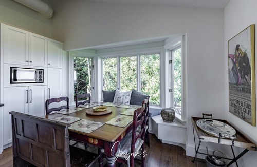 Glen Huron House | Lovely 4 bedroom, 3 bathroom home with spectacular views