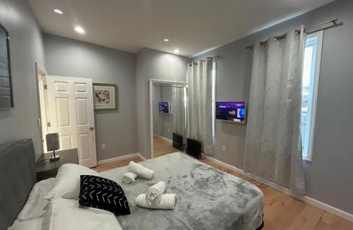 Queens Apartment | lovely and charming