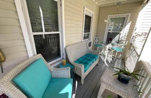 Milford Apartment | Lovely apartment with King bed, 2 twins & 2 sofas