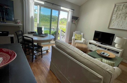 Fortunes Rocks Apartment | Lovely apt. In Fortunes Rocks—close to Fortunes Rocks Beach with pond views