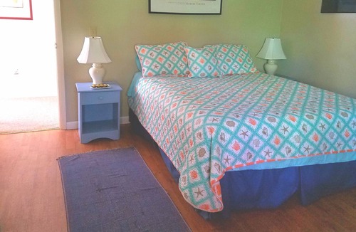 Tisbury Apartment | Lovely, Bright 2 Bedroom Apartment. Great location
