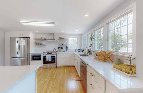 East Dennis House | Lovely dog-friendly home w/fireplace, central AC, full kitchen, & washer/dryer