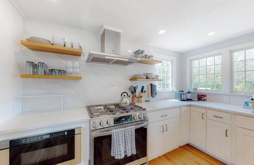 East Dennis House | Lovely dog-friendly home w/fireplace, central AC, full kitchen, & washer/dryer