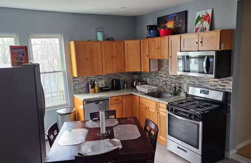 Roxbury Apartment | Lovely fully equipped 4-bedroom apartment in charming Boston with parking.