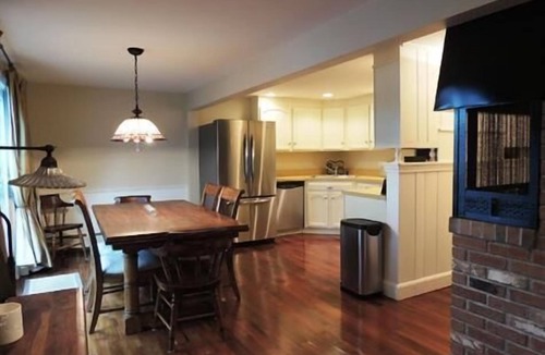 East Harwich House | Lovely House On Beautiful Fresh Water Pond