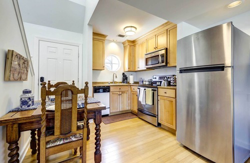 Norwich Villa | Lovely Norwich Villa w/Shared Amenities!