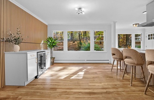 Town of New Castle House | Lovely Renovated 4-bedroom house in Chappaqua with AC & Full house Generator