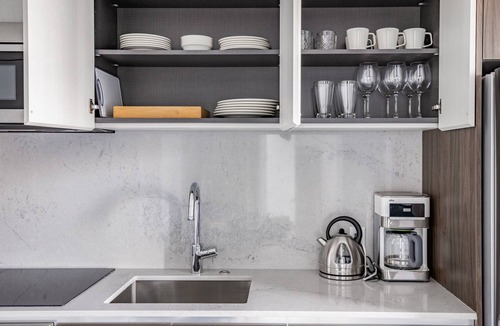Seaport District Apartment | Lovely Seaport 1BR w/Gym, Pool, W/D, near ICA, by Blueground