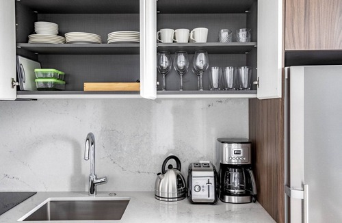 Seaport District Apartment | Lovely Seaport 1BR w/Gym, Pool, W/D, near Fan Pier, by Blueground