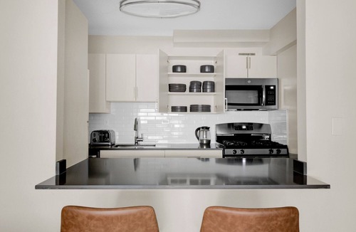 West End Apartment | Lovely Spacious Beacon Hill 1BR w/Views, Gym by Blueground