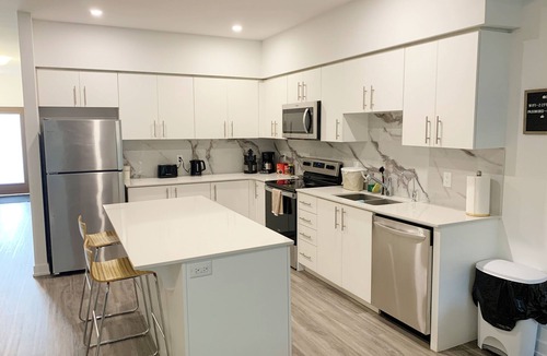 Rosemount House | Lovely Townhouse. 5 min Fairway Station.12 min Conestoga College.14 min Waterloo