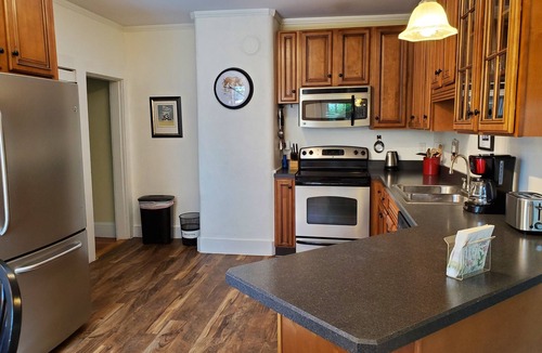 Lenox House | Lovely Townhouse In Heart Of Lenox, 2 Bedroom, 2 Bath