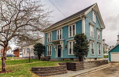Bucksport House | Lower Corbel - duplex with WiFi & W/D - walk to river and downtown