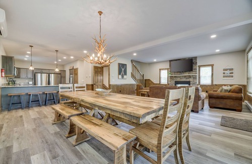 Lake Harmony Estates House | Lucky Buck by PMR, 7BR Luxury Cabin, Lake View, EV Charge, Sleeps 22